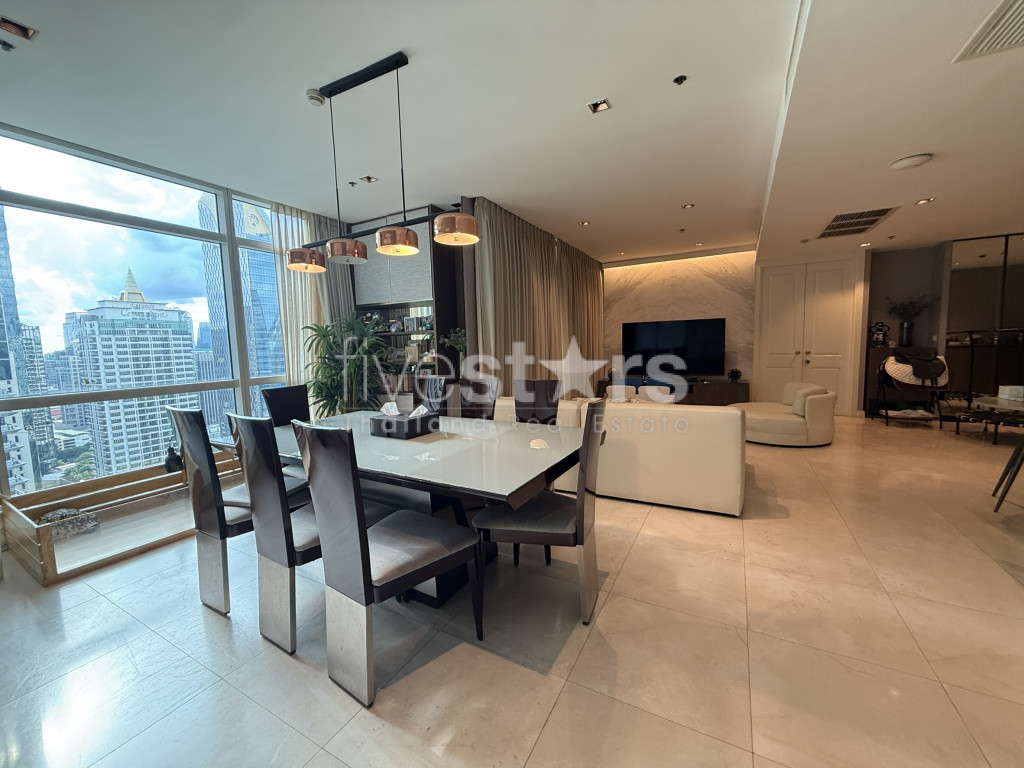 Grand condominium moderne et luxueux à louer sur Ploenchit., photo 5