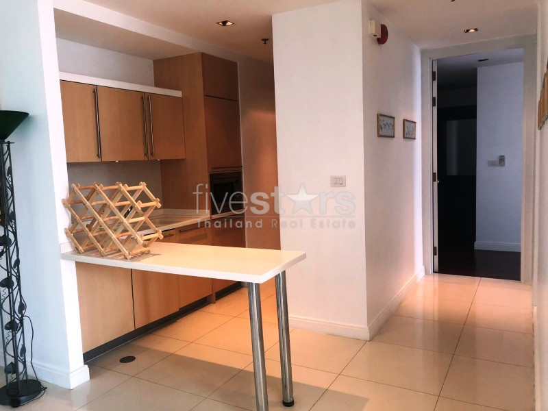 2 bedrooms condo for rent in Ploenchit, photo 3
