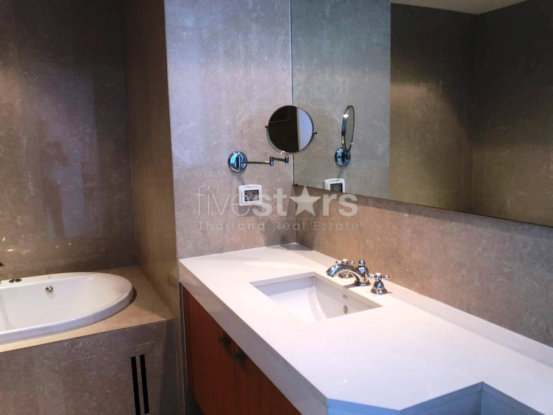 2 bedrooms condo for rent in Ploenchit, photo 10