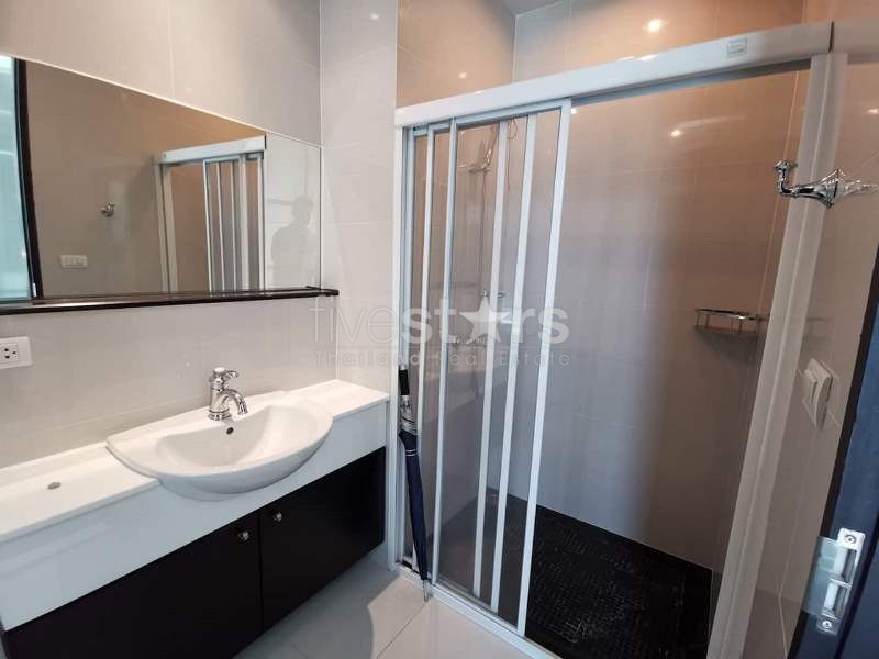 2 bedrooms condominium for rent 8 minute walk to BTS Childlom, photo 14