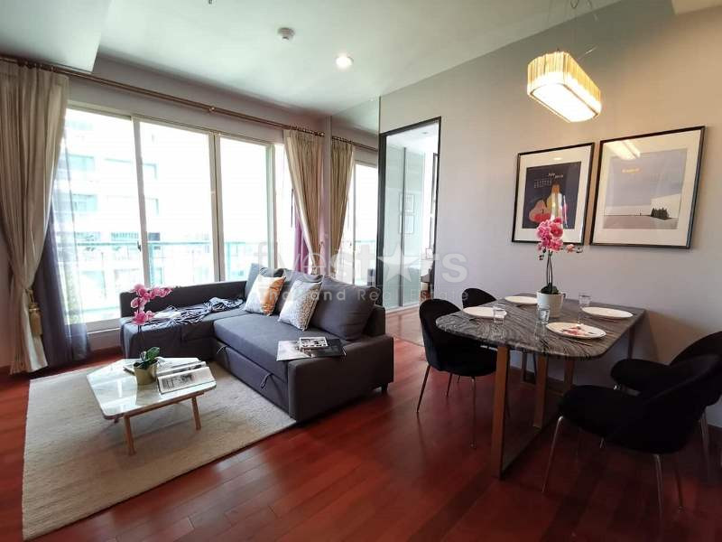 2 bedrooms condominium for rent 8 minute walk to BTS Childlom