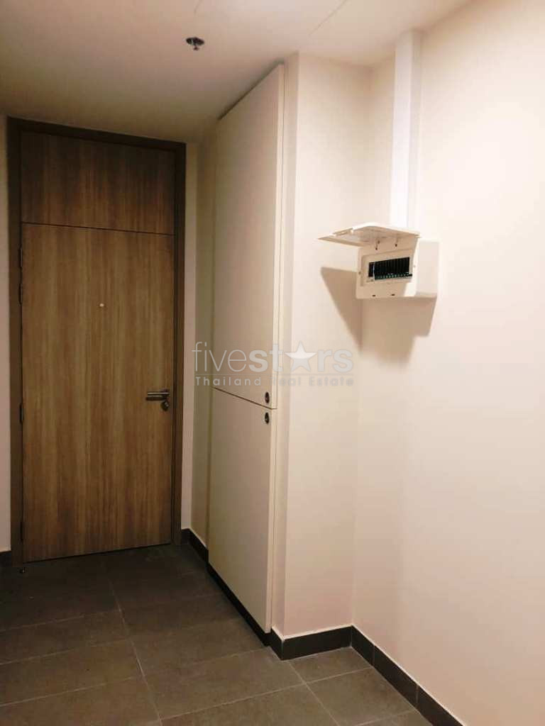 Rare unit 2 bedrooms condo for sale close to BTS Ploenchit, photo 3