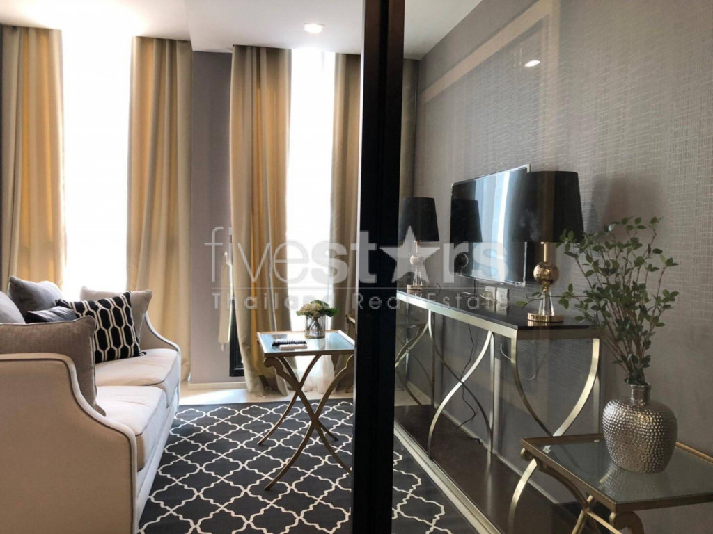 Luxury decorated 1 bedroom condo for rent close to BTS Ploenchit, photo 2