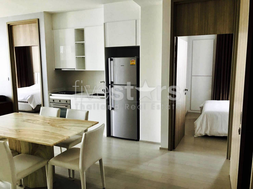 Modern unit 2 bedrooms condo for rent close to BTS Ploenchit, photo 3
