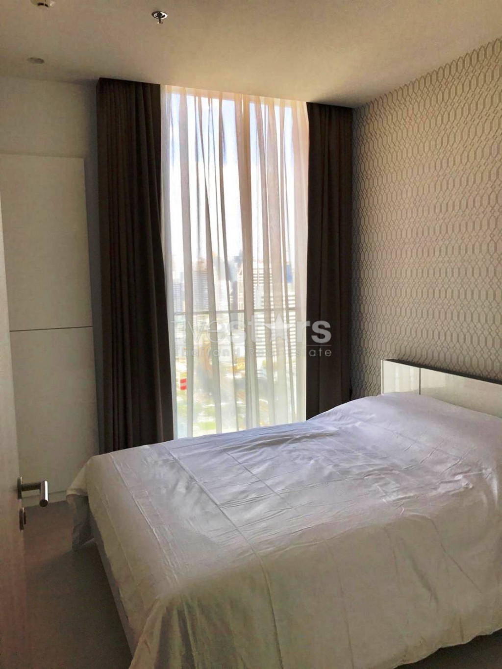 Modern unit 2 bedrooms condo for rent close to BTS Ploenchit, photo 5