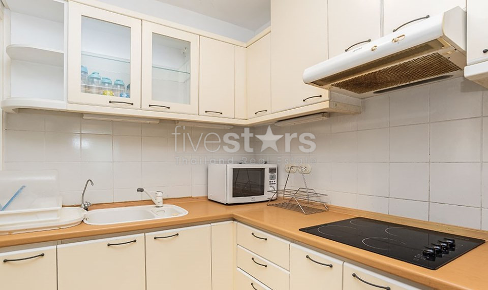 2 bedroom condo for sale on Langsuan, photo 8