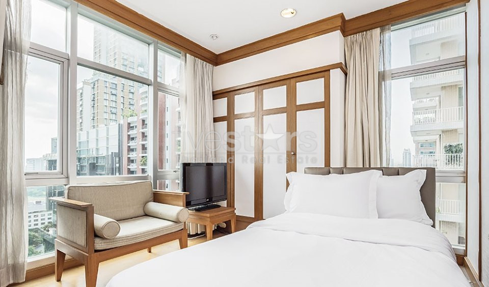 2 bedroom condo for sale on Langsuan, photo 12
