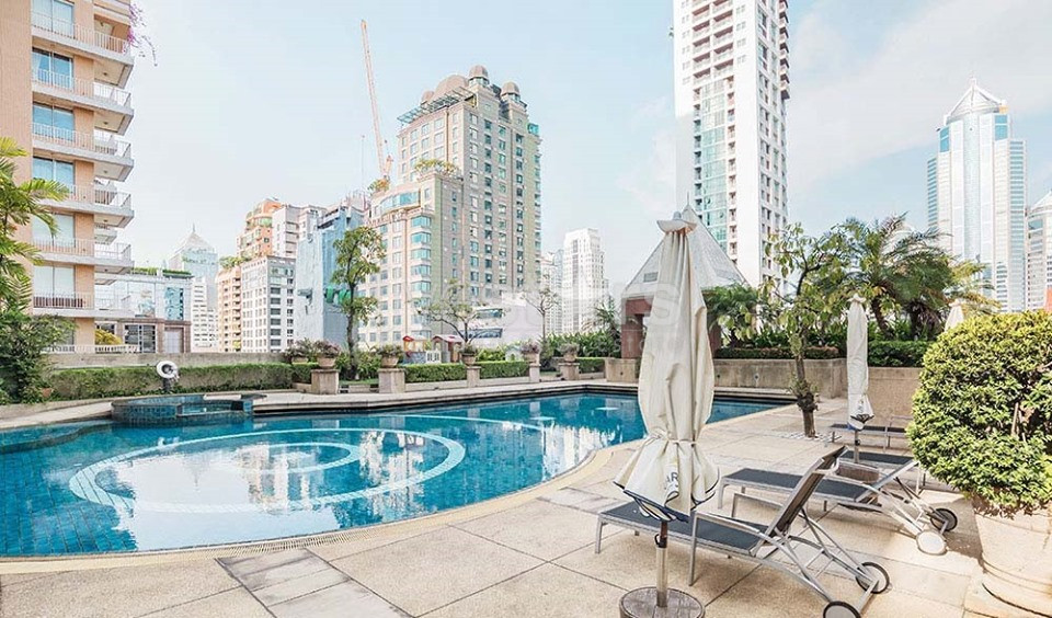 2 bedroom condo for sale on Langsuan, photo 16