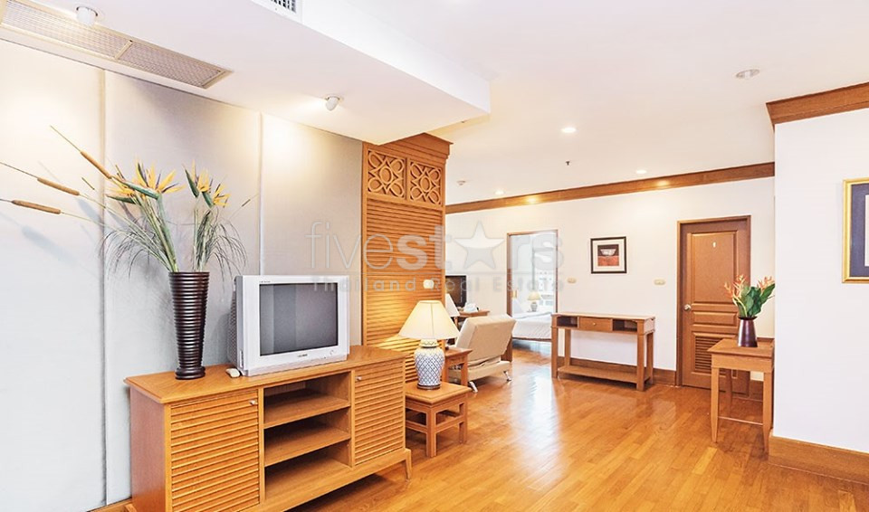 Chidlom Area, 2 bedrooms, Oriental Thai Decoration with Brand new furniture, Walking distance to BTS Chidlom, photo 5