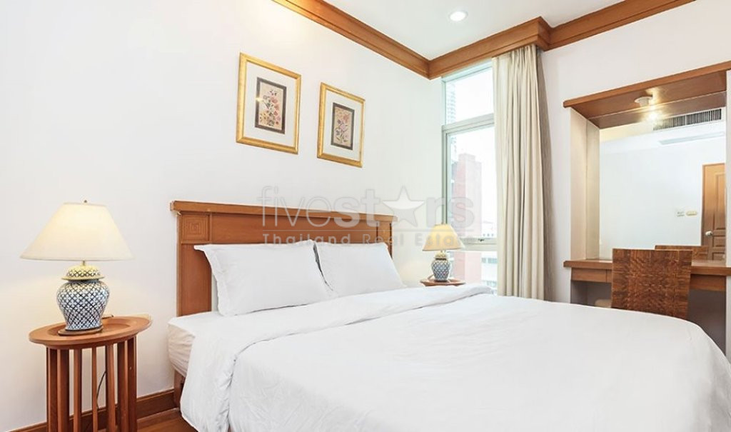 Chidlom Area, 2 bedrooms, Oriental Thai Decoration with Brand new furniture, Walking distance to BTS Chidlom, photo 11