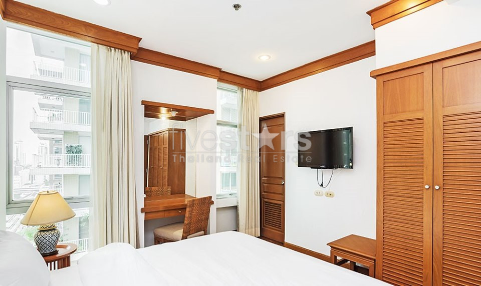 Chidlom Area, 2 bedrooms, Oriental Thai Decoration with Brand new furniture, Walking distance to BTS Chidlom, photo 12