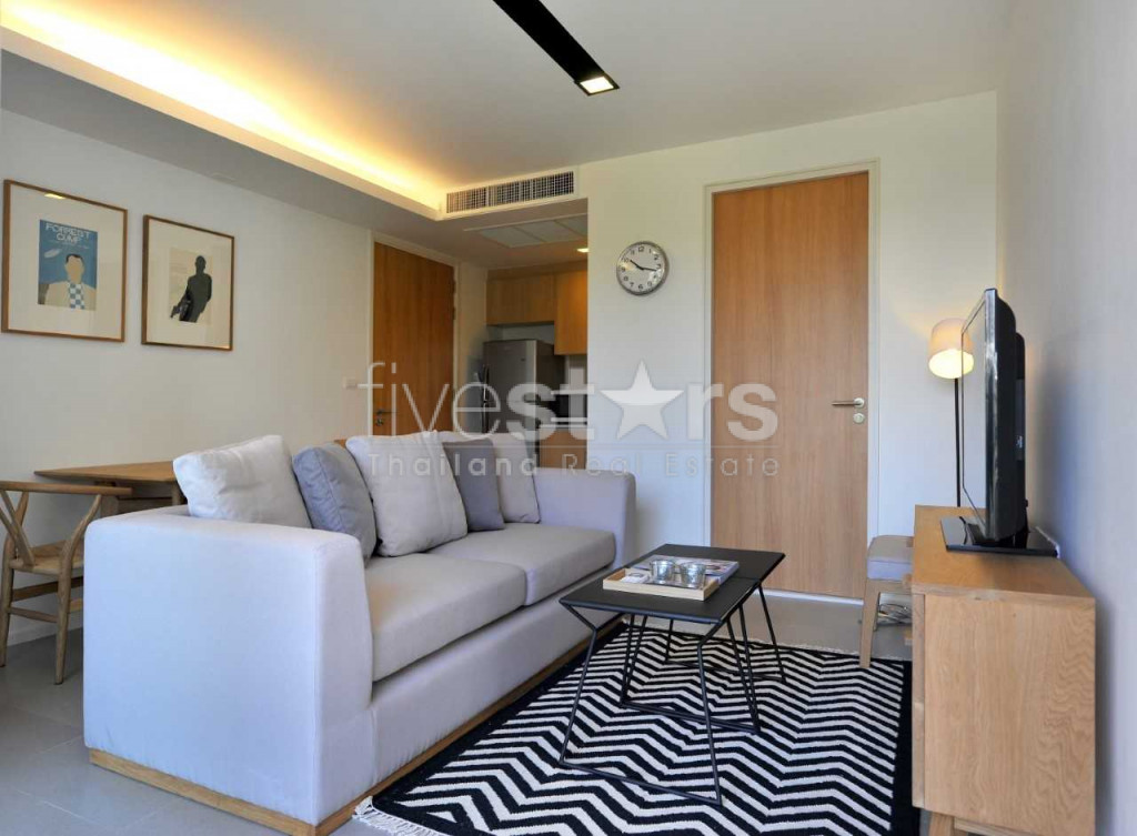 Modern 1 bedroom condo for rent near BTS Ploenchit