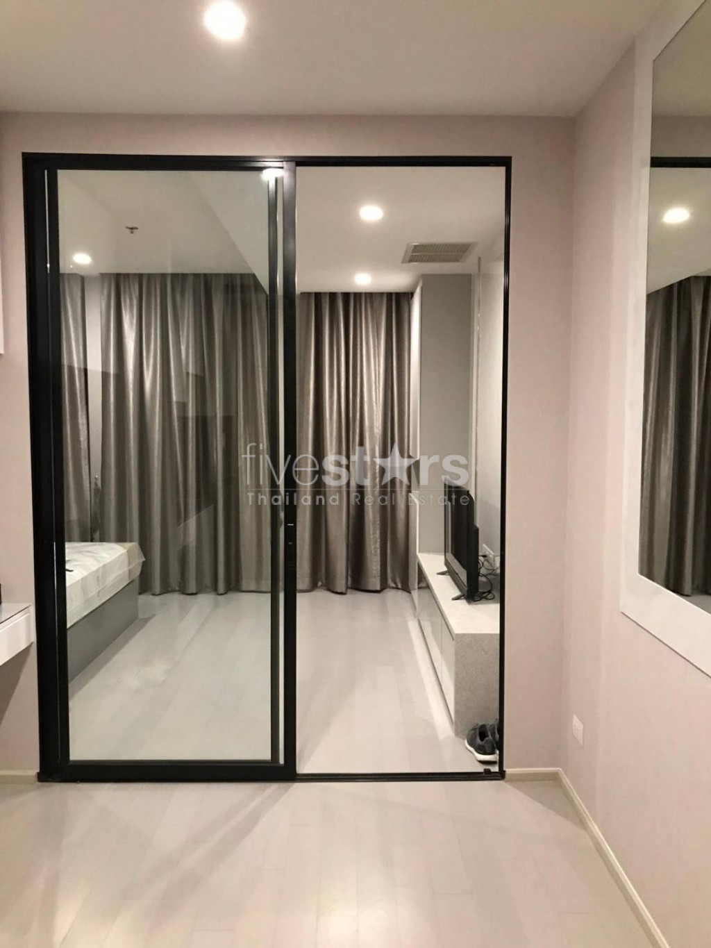 Brand new 1 bedroom condo for rent close to BTS Ploenchit, photo 4