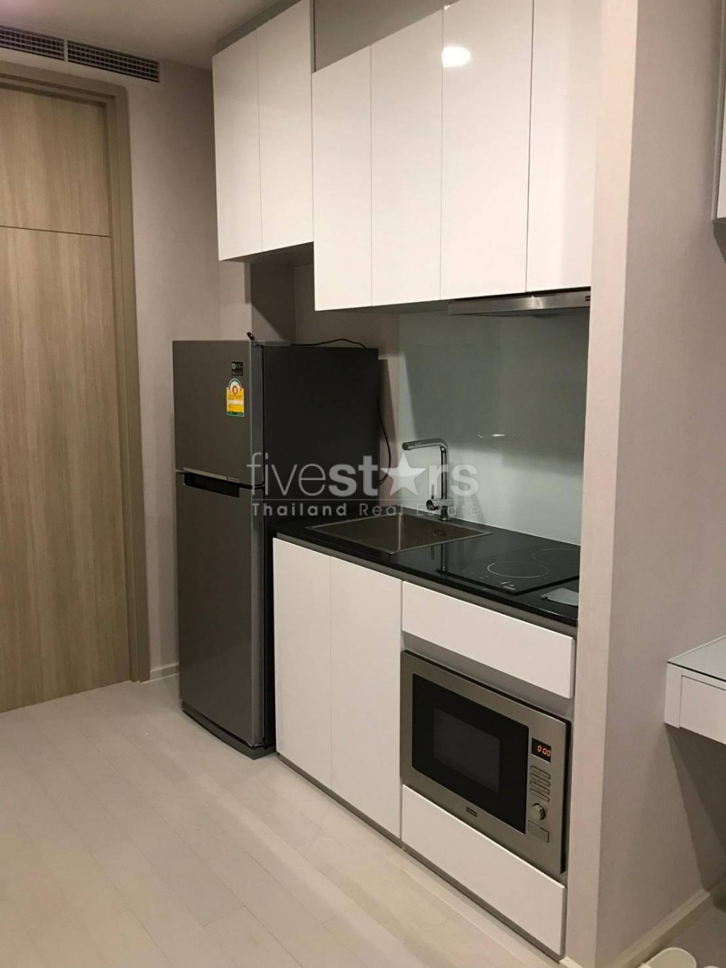 Brand new 1 bedroom condo for rent close to BTS Ploenchit, photo 8