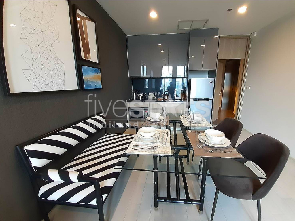 Modern 1 bedroom condo for rent close to BTS Ploenchit, photo 2