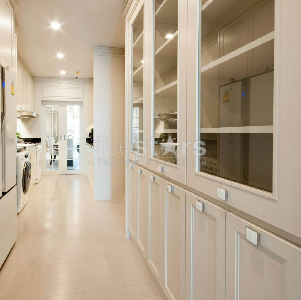 Luxury 3 bedrooms condo for rent close to BTS Ploenchit, photo 13