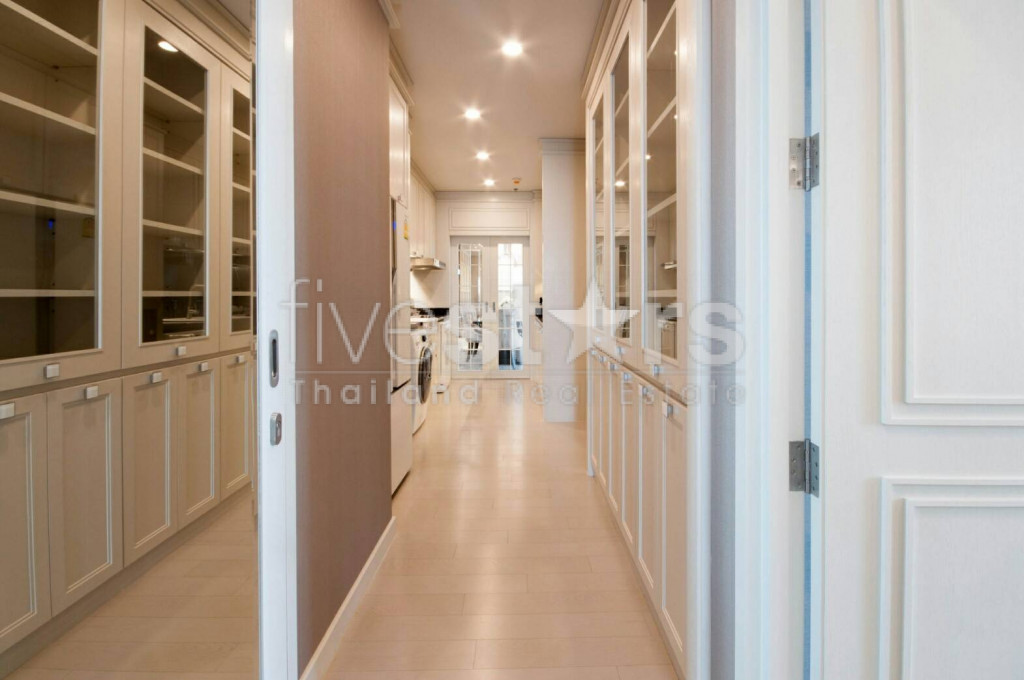 Luxury 3 bedrooms condo for rent close to BTS Ploenchit, photo 14