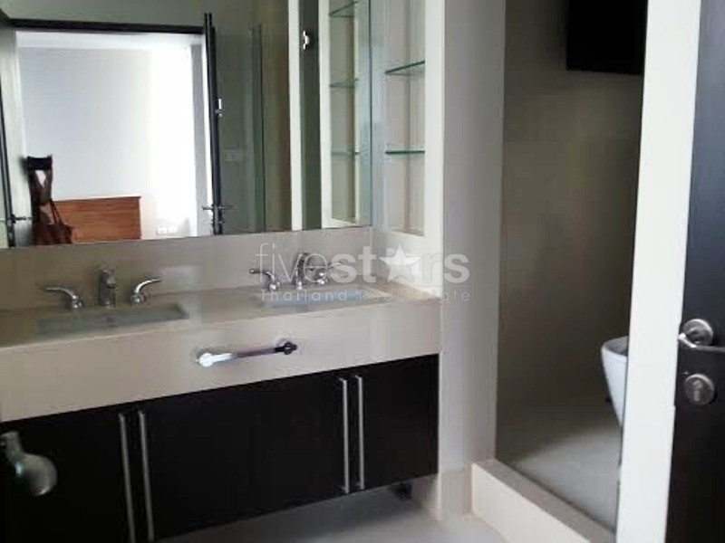 Large 3 bedrooms condo for rent near BTS Chidlom, photo 9