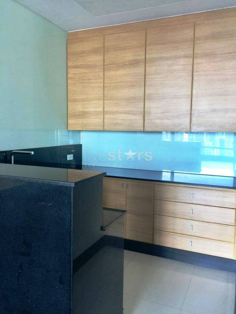 Large 3 bedrooms condo for rent near BTS Chidlom, photo 8