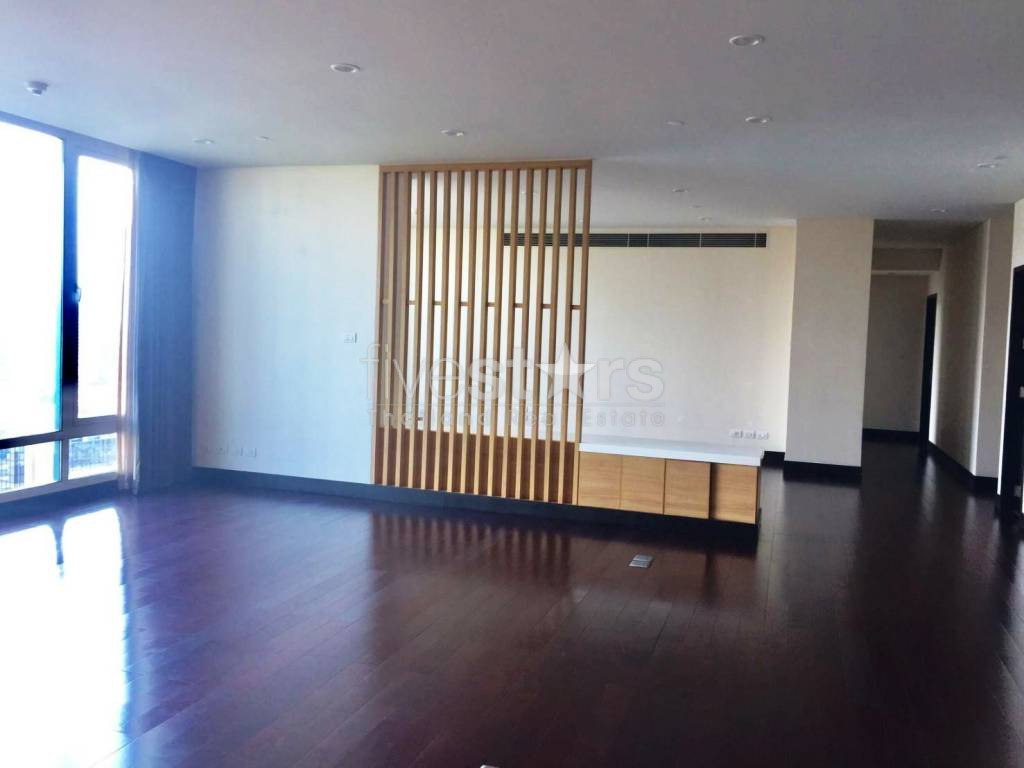 Large 3 bedrooms condo for rent near BTS Chidlom, photo 5