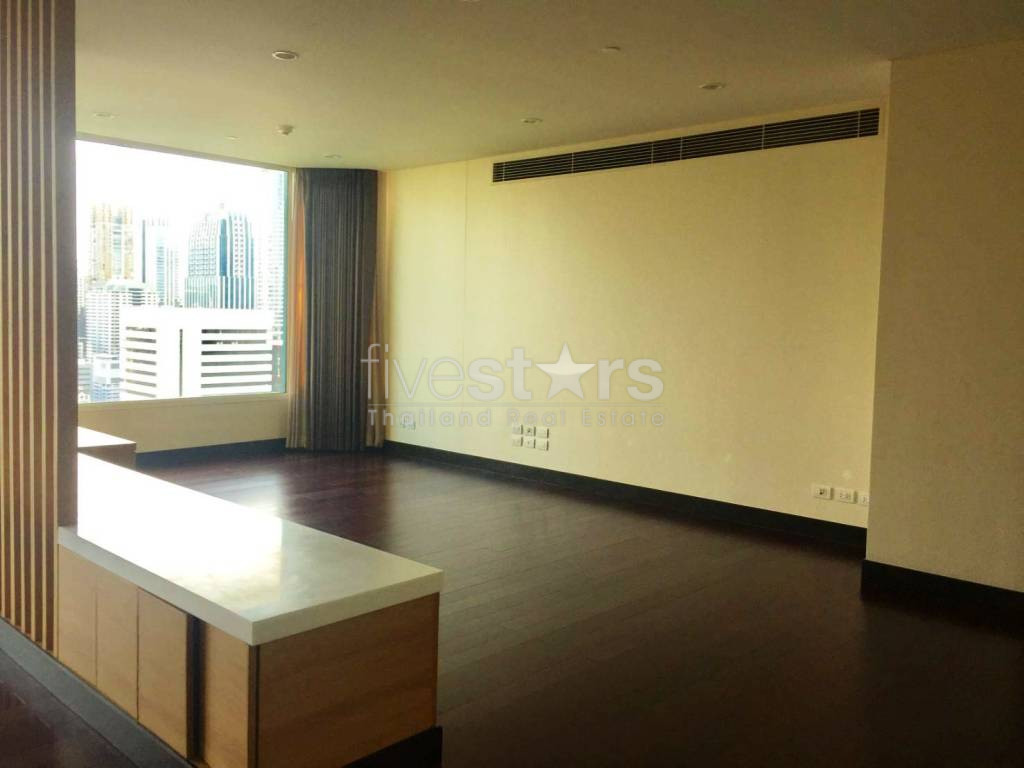 Large 3 bedrooms condo for rent near BTS Chidlom, photo 6