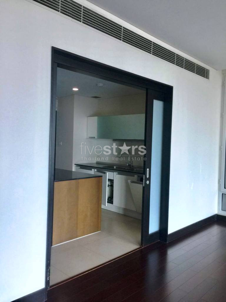 Large 3 bedrooms condo for rent near BTS Chidlom, photo 7