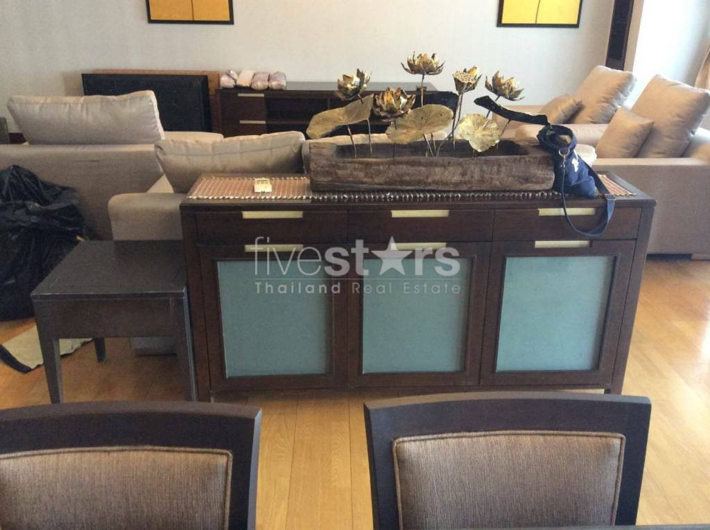 3 bedrooms condo for rent near BTS Ploenchit, photo 3