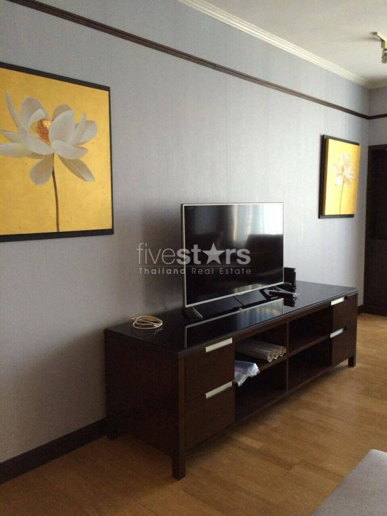 3 bedrooms condo for rent near BTS Ploenchit, photo 4