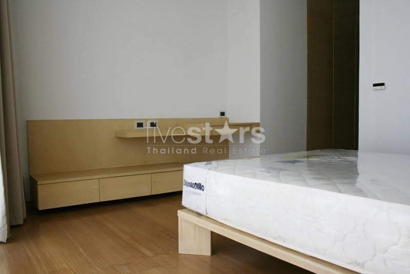 3 bedroom condo for sale in Chidlom, photo 6