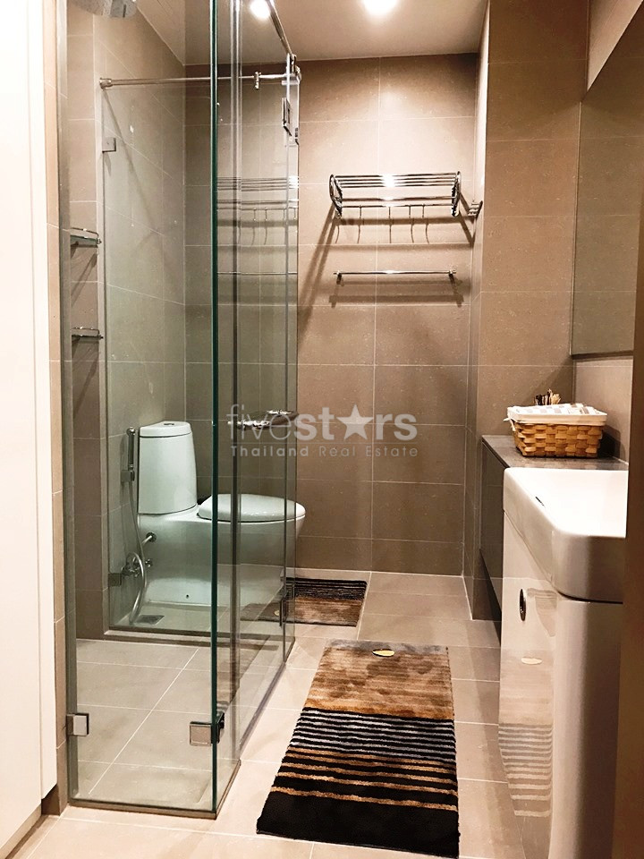 Appartement luxueux d'une chambre à louer près de la station de BTS Ploenchit, photo 10