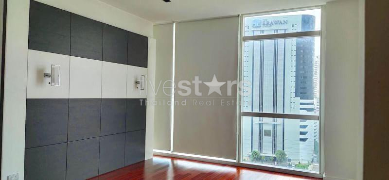 3-bedrooms condominium for sale close to Ploenchit BTS station