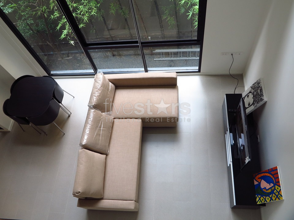 Appartement Duplex d'une chambre à vendre près du BTS Ploenchit, photo 2