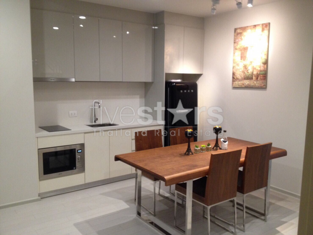 Modern 2 bedroom condo for rent close to BTS Ploenchit, photo 11