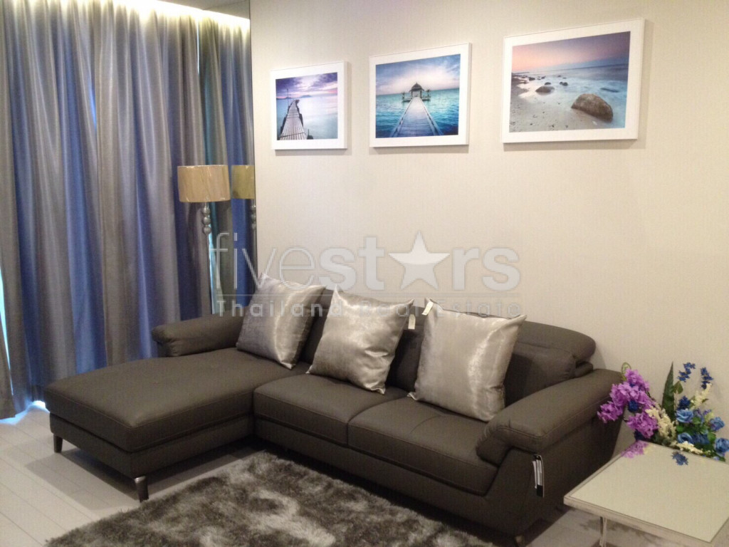 Modern 2 bedroom condo for rent close to BTS Ploenchit