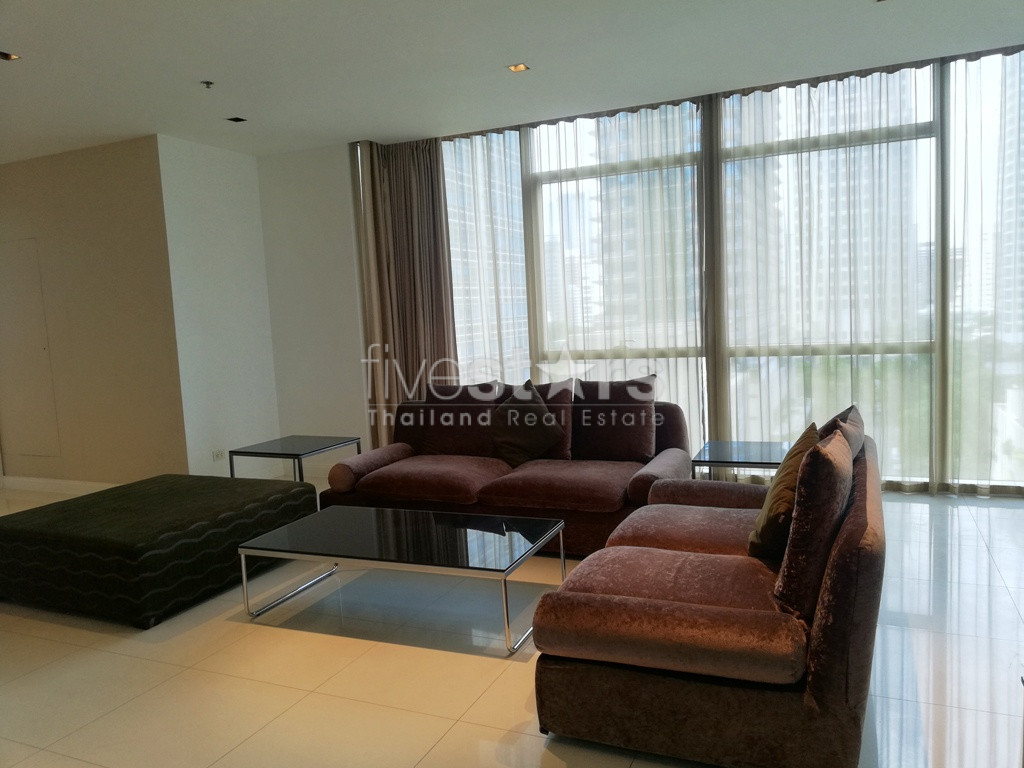 Condo 3 chambres à louer proche BTS Ploenchit