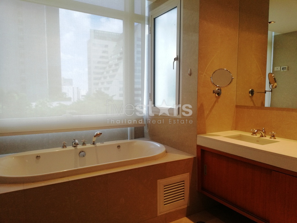 Condo 3 chambres à louer proche BTS Ploenchit, photo 16
