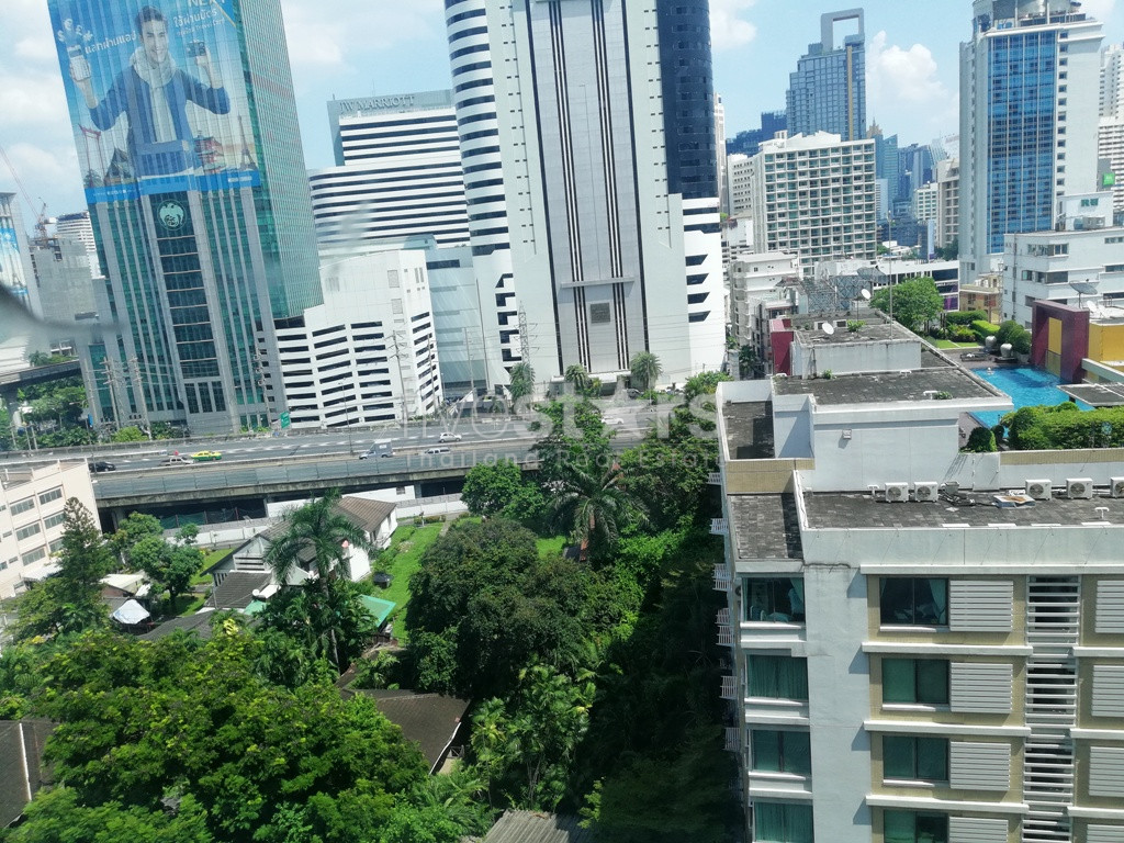 Large 3 bedrooms condo for rent near BTS Ploenchit, photo 16