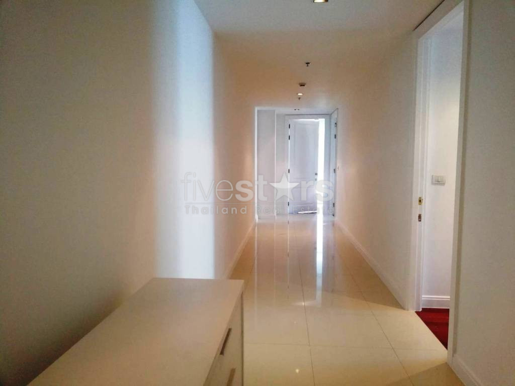 Large 3 bedrooms condo for rent near BTS Ploenchit, photo 7