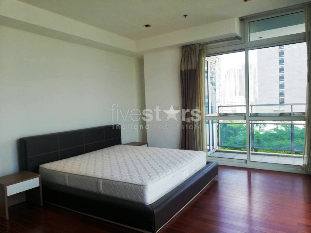 Large 3 bedrooms condo for rent near BTS Ploenchit, photo 8