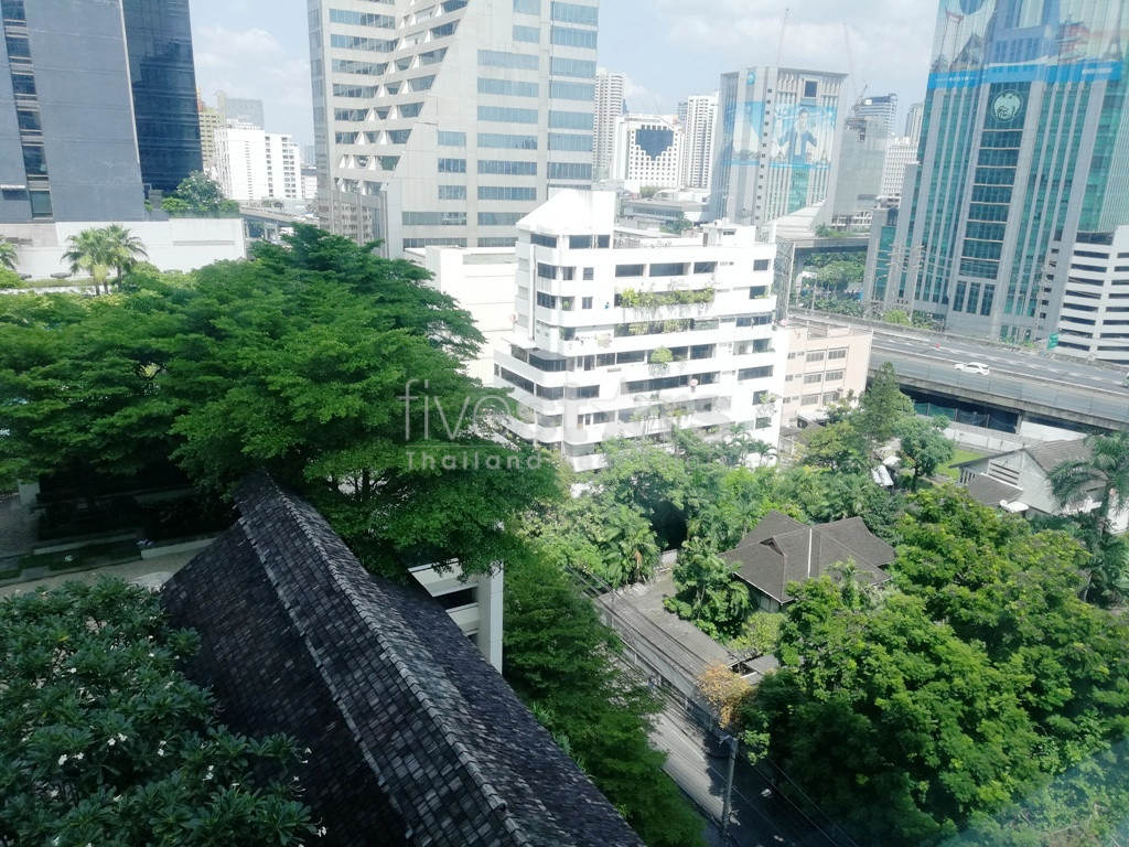 Large 3 bedrooms condo for rent near BTS Ploenchit, photo 17