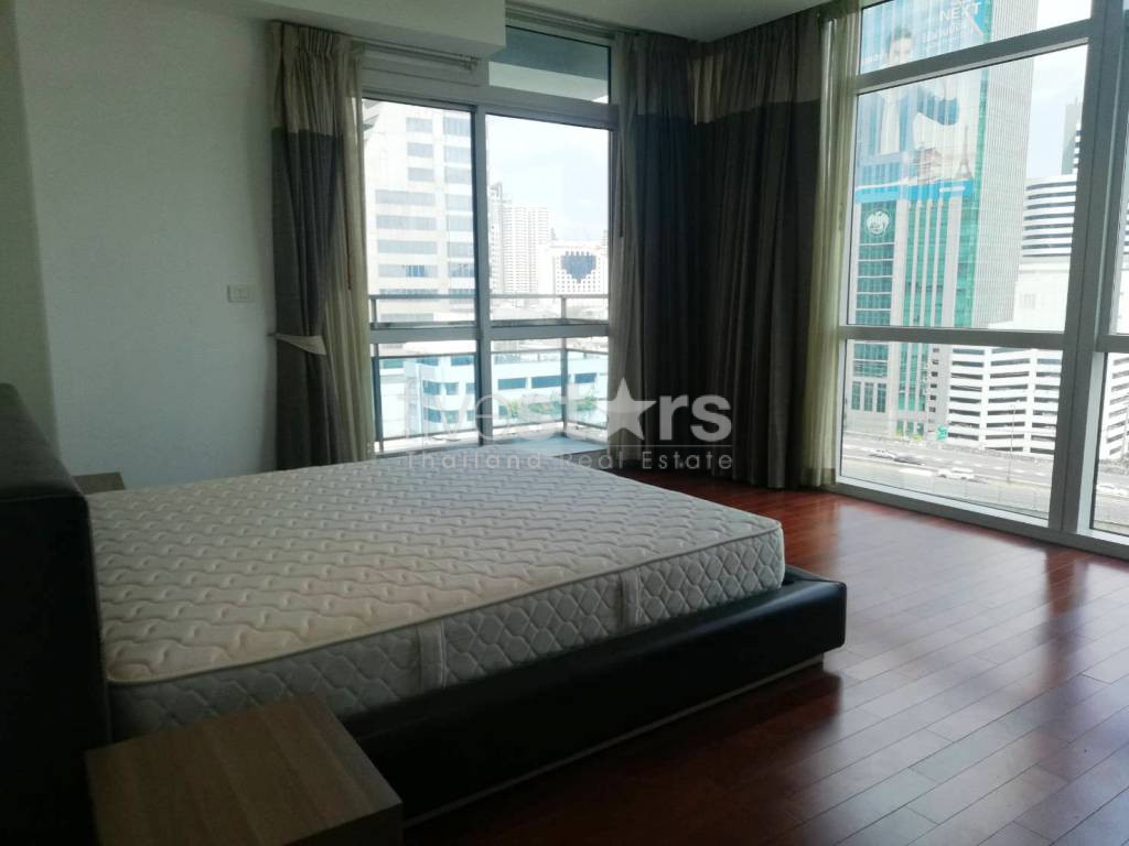 Large 3 bedrooms condo for rent near BTS Ploenchit, photo 14