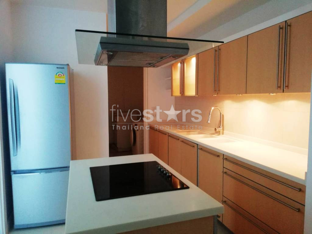 Large 3 bedrooms condo for rent near BTS Ploenchit, photo 6