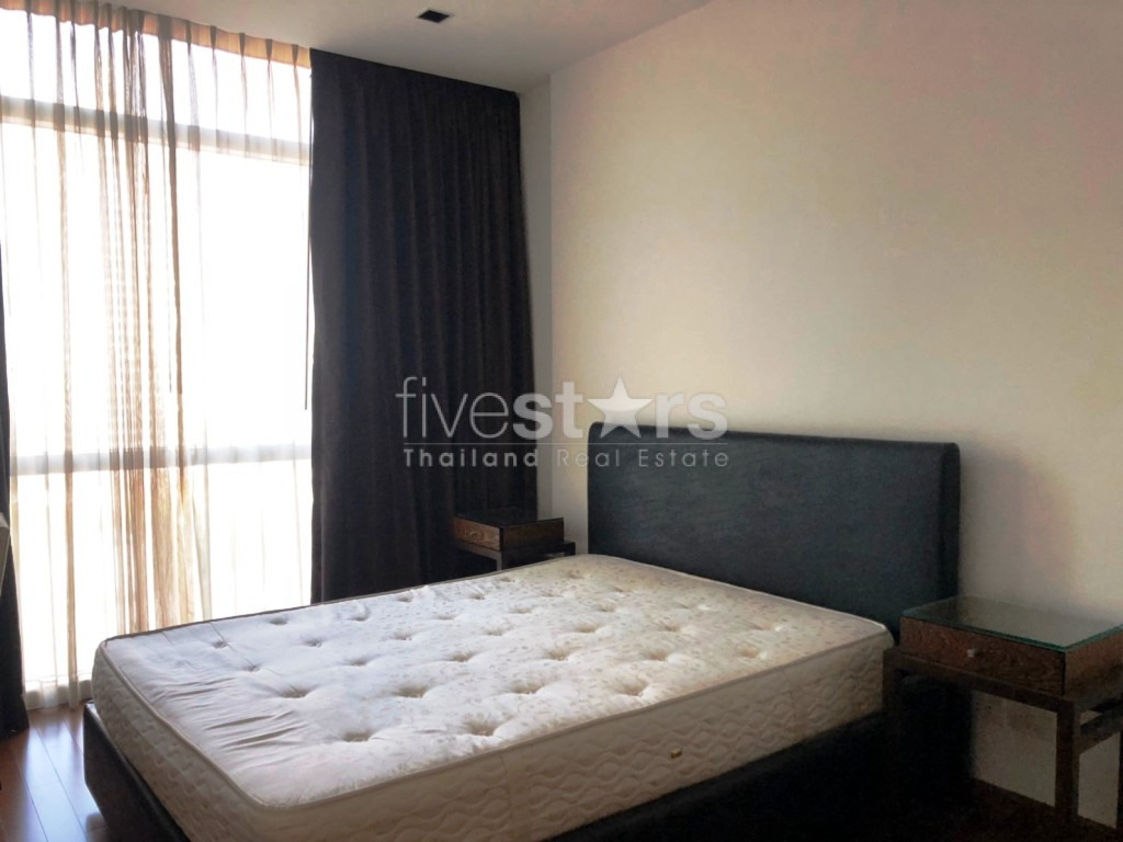 Large 2 bedrooms condo for rent near BTS Ploenchit, photo 13