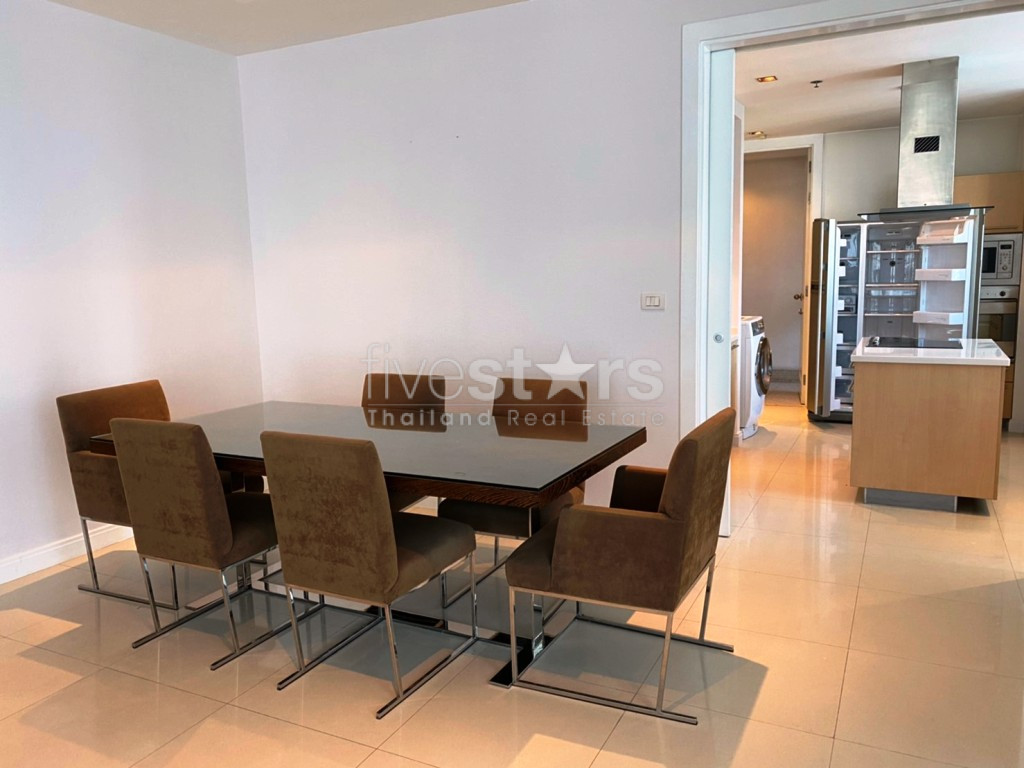 Large 2 bedrooms condo for rent near BTS Ploenchit, photo 4