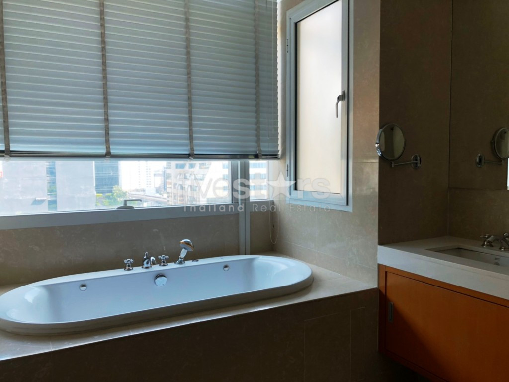 Large 2 bedrooms condo for rent near BTS Ploenchit, photo 16