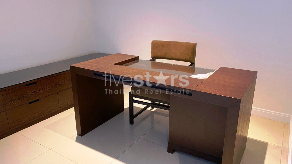 Large 2 bedrooms condo for rent near BTS Ploenchit, photo 17