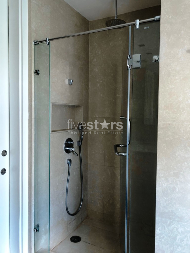 Large 2 bedrooms condo for rent near BTS Ploenchit, photo 15