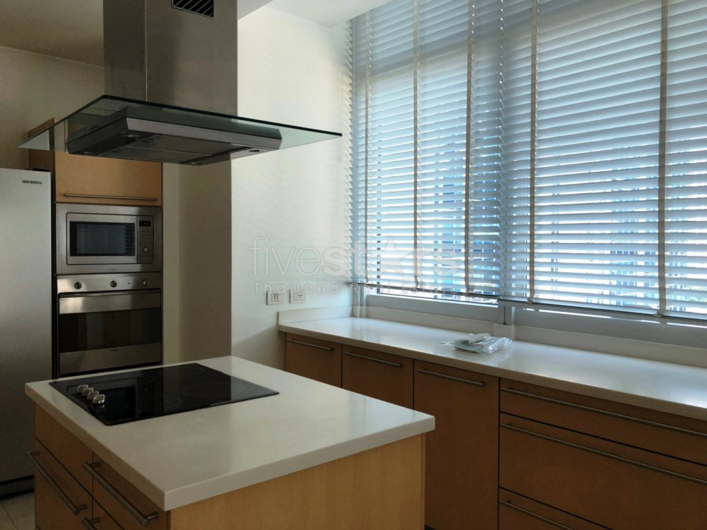 Large 2 bedrooms condo for rent near BTS Ploenchit, photo 8