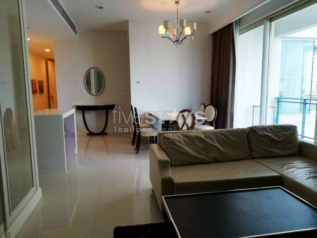 2 bedrooms condo for rent near BTS Chidlom and Lumpini park