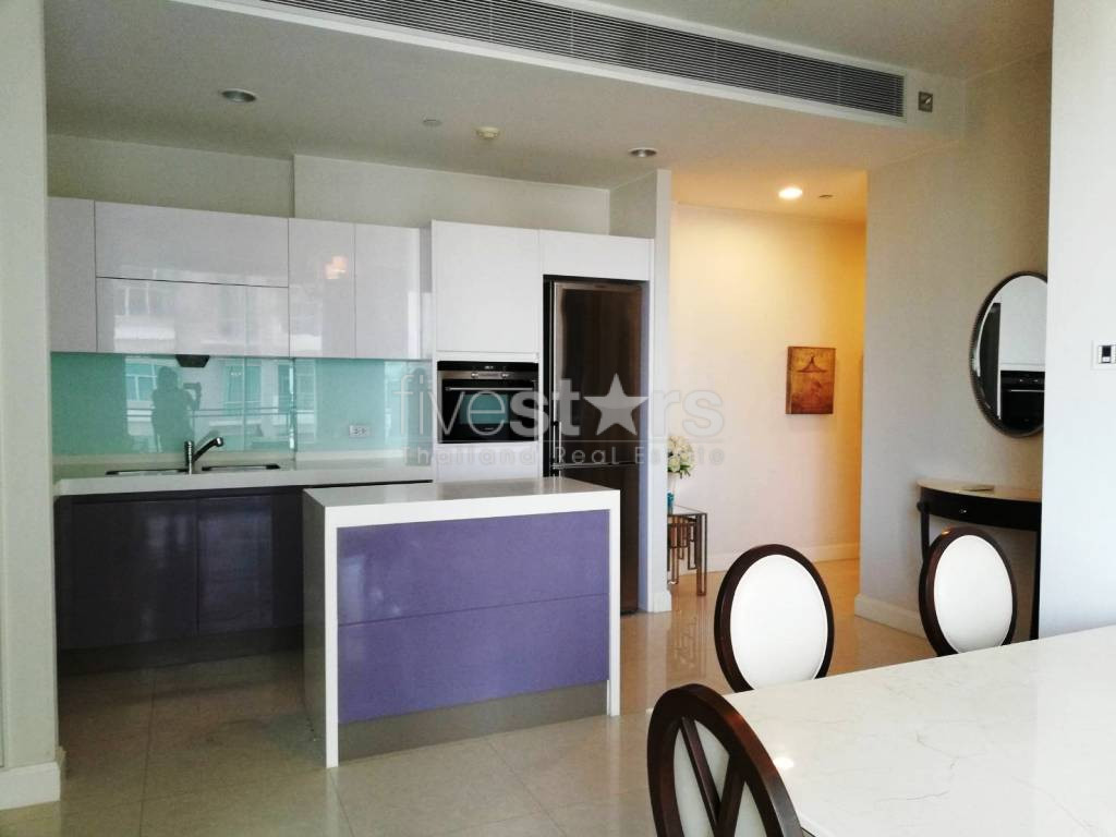 2 bedrooms condo for rent near BTS Chidlom and Lumpini park, photo 2